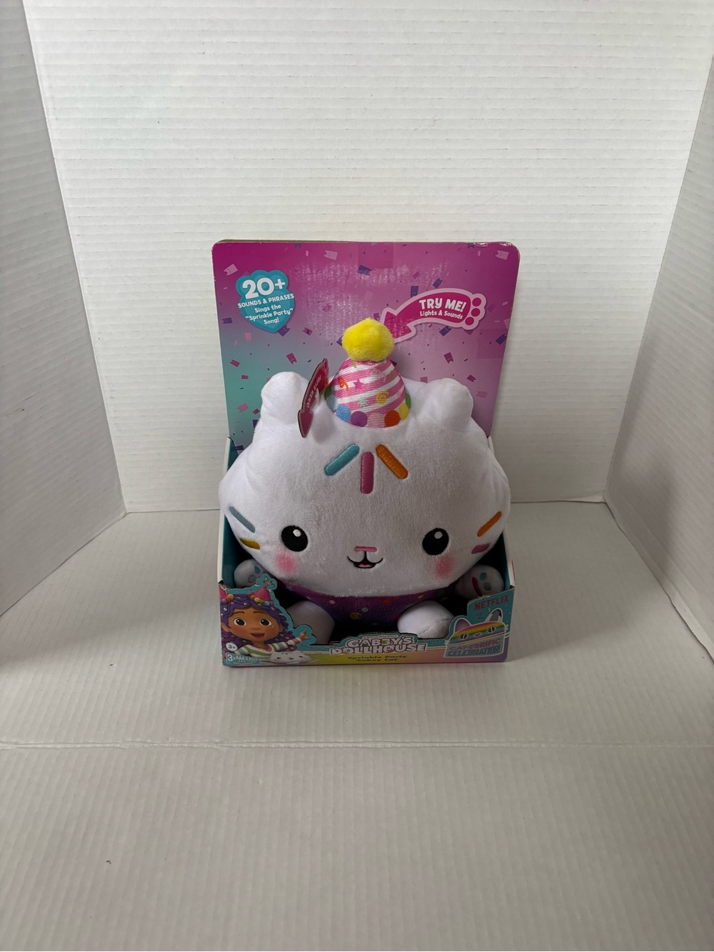New Gabby’s Dollhouse Celebrations Sprinkle Party CAKEY CAT Plush Sounds light